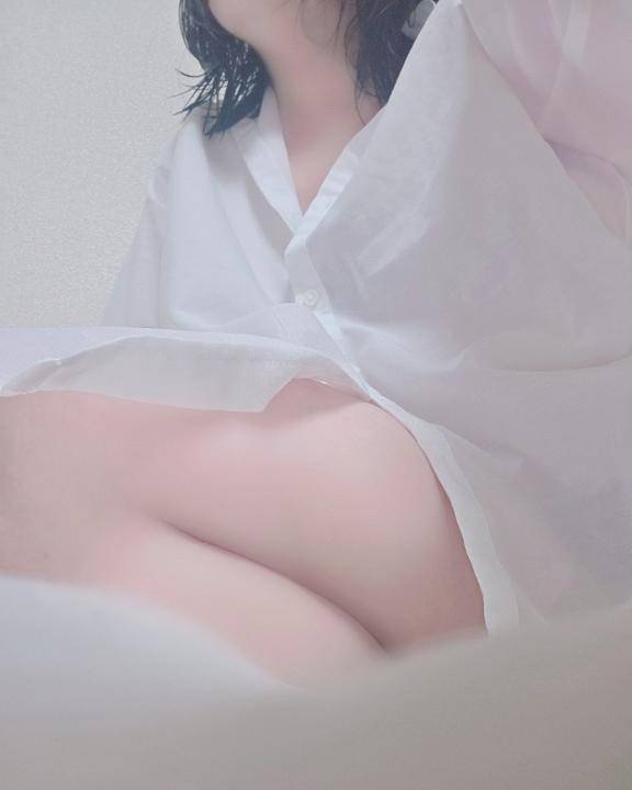 どっちだろ 🐰🤍 ？