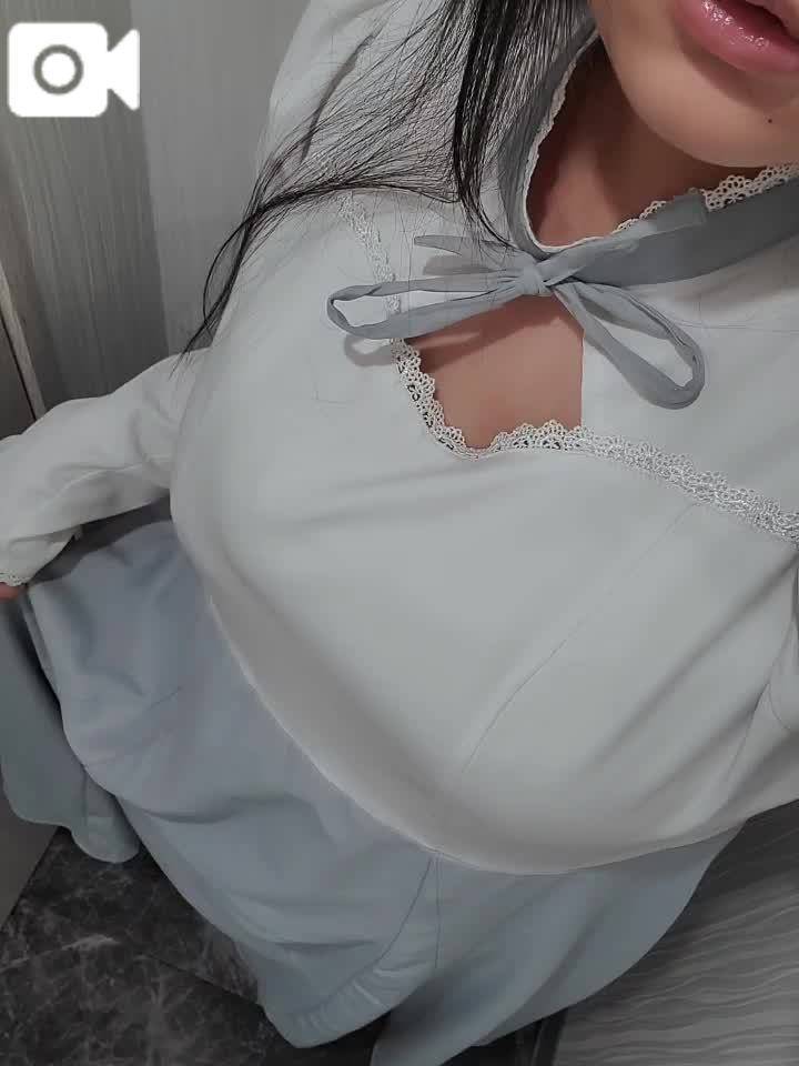 結局は脱がされちゃうけど