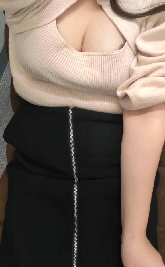 何故か