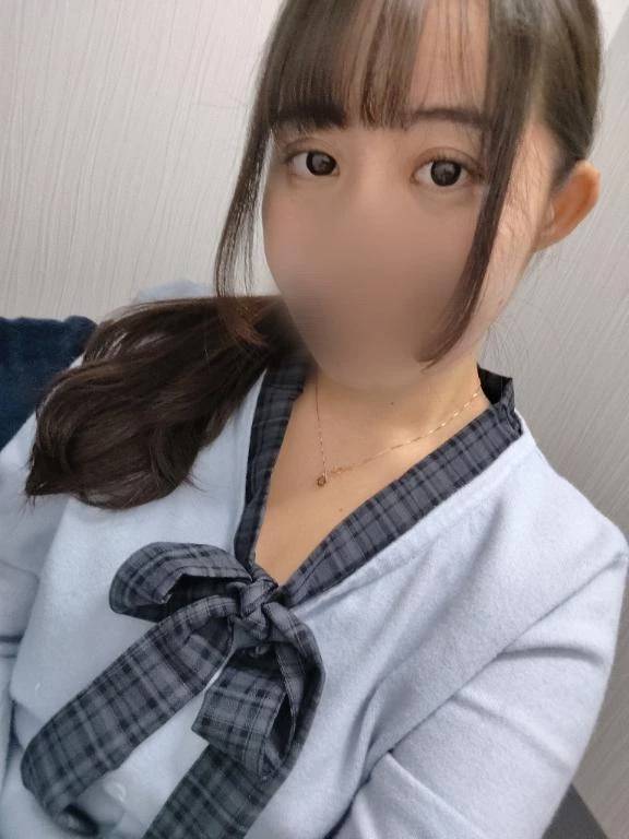 こう見えて意味不明な所で照れたりします。