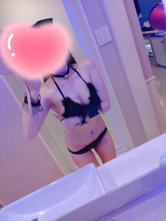 イタズラしちゃうぞ〜♡