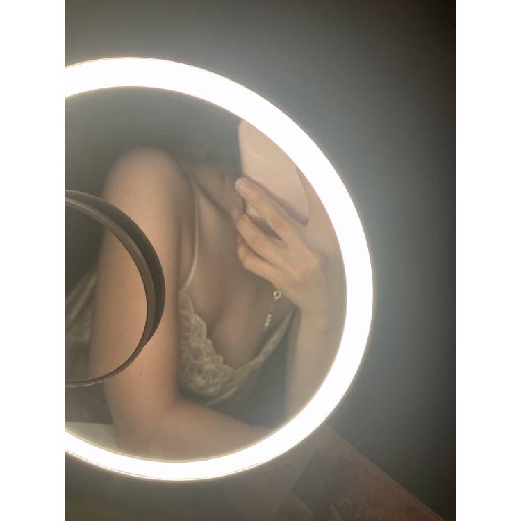 (  ૢ•̅_•̅)✎*