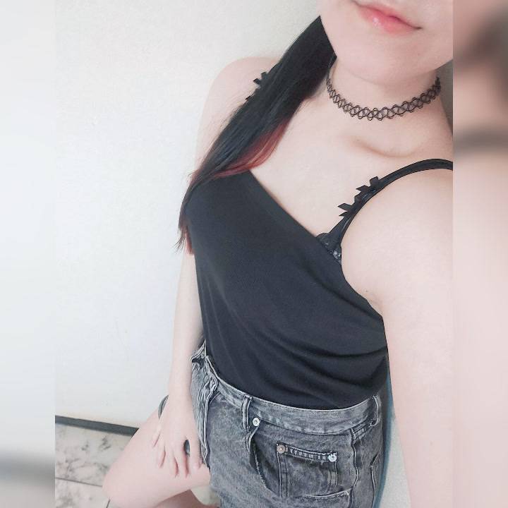 肩出し夏女😎🌴