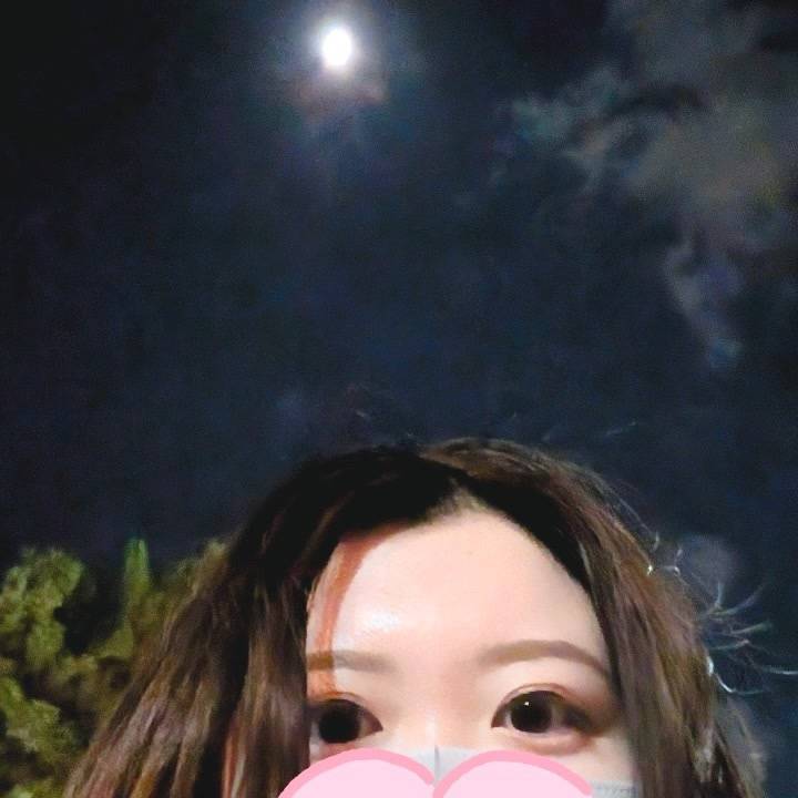 上を見て歩くのも危ないね🌙