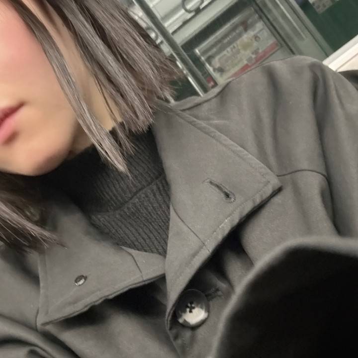 明日でますよー