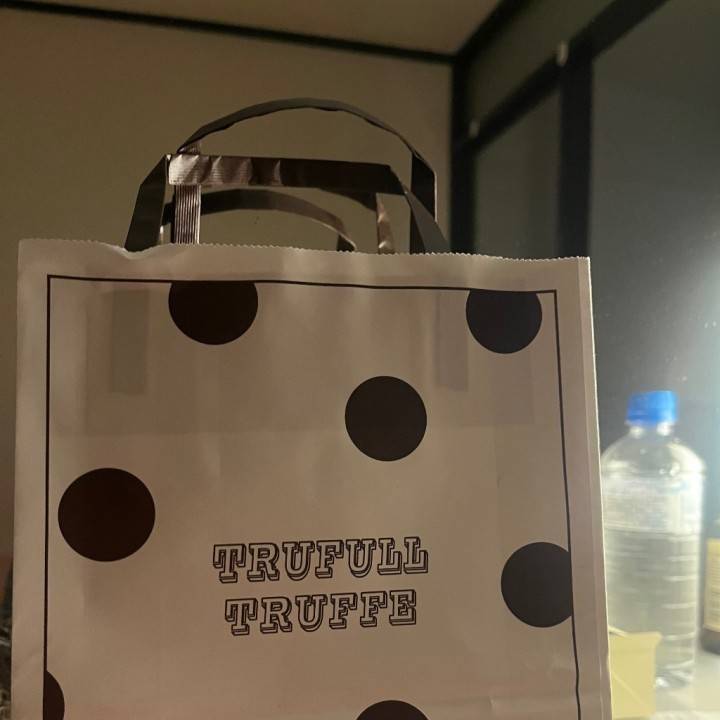 truffle🍫ホロホロおいしすぎます、ありがとう🥹1日1個ずつたべる❤️‍🔥