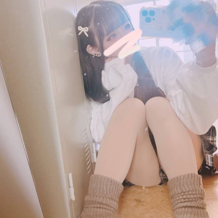 :( ˘•̥ ⧿ •̥ ˘  ):