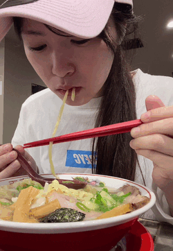 もぐもぐ