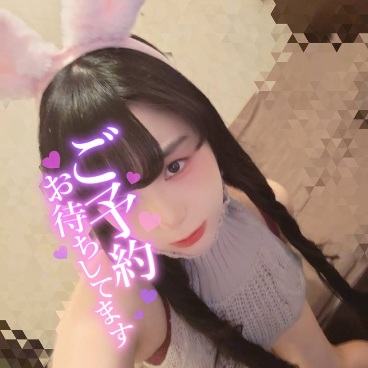 明日は13時から🌷 ̖́-