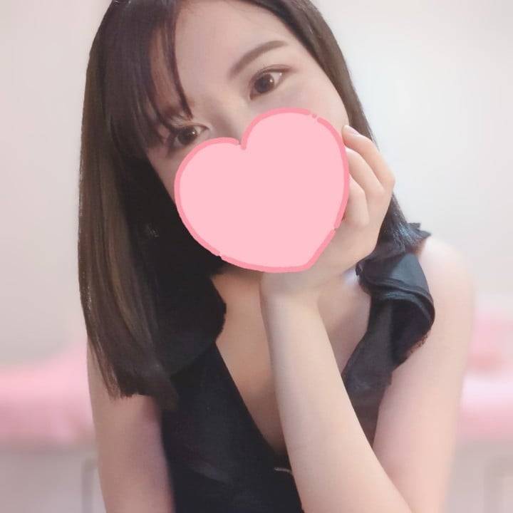 もぐもぐ…食べないよ🤭