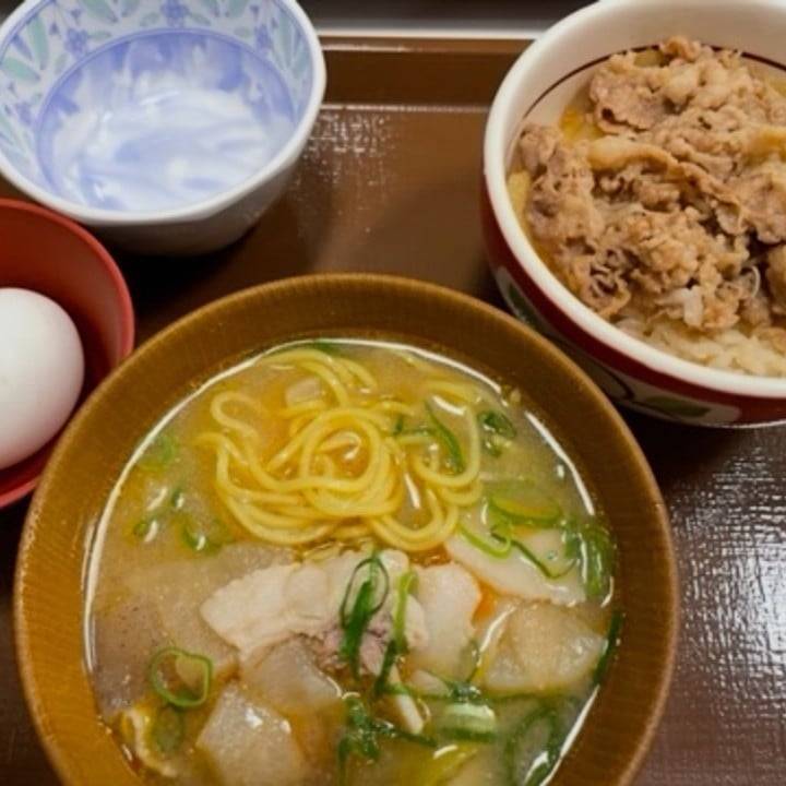 ラーメンにご飯𓎩𓌉𓇋 ‎