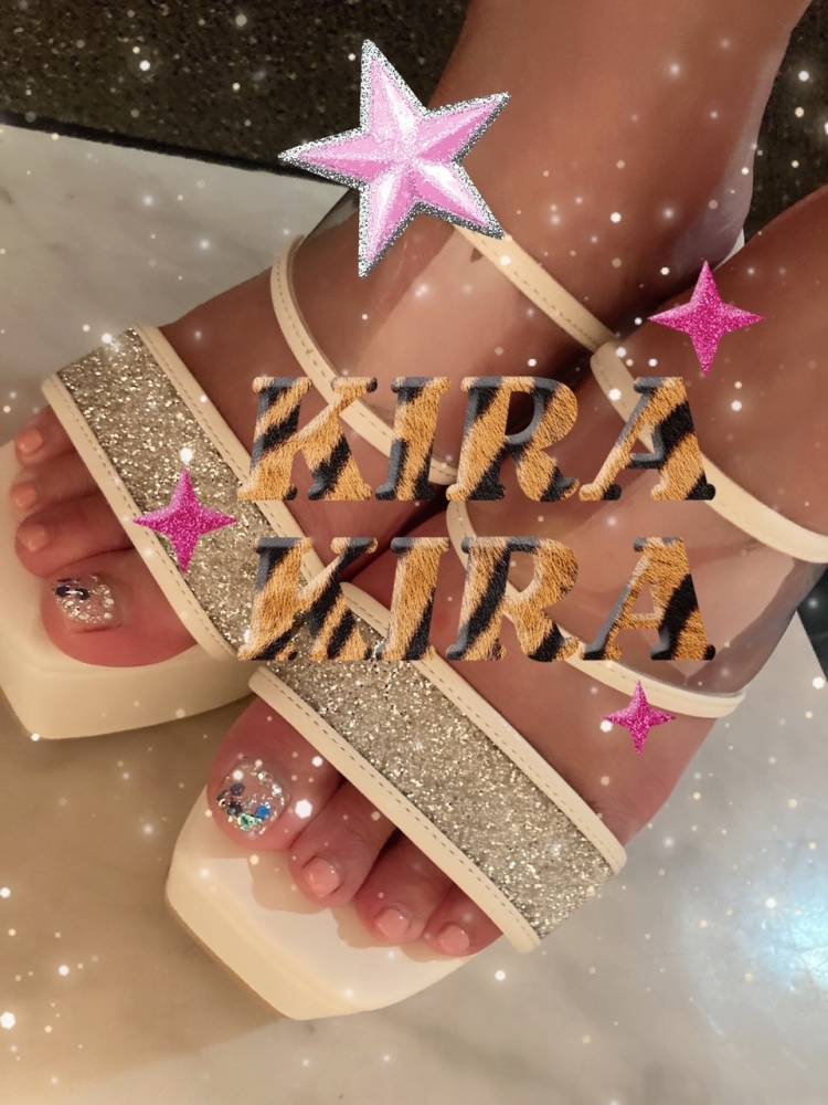 今日は厚底サンダル
