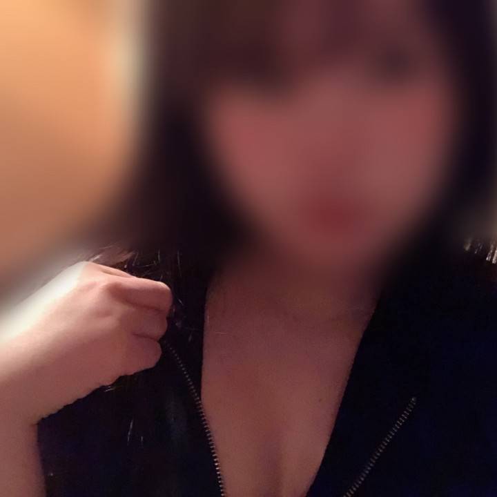 (￣^￣゜)︎💕︎︎