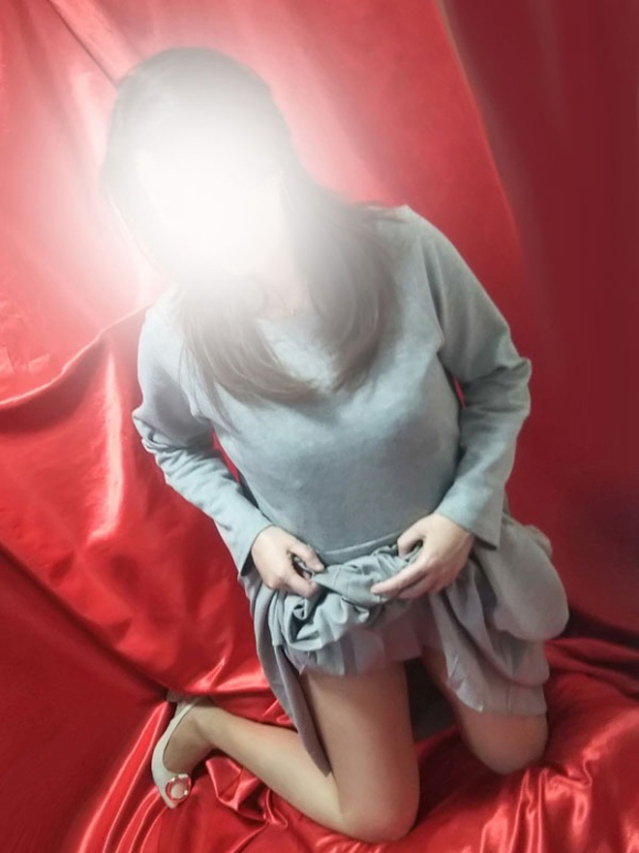 浜辺（変態美熟女お貸しします。）