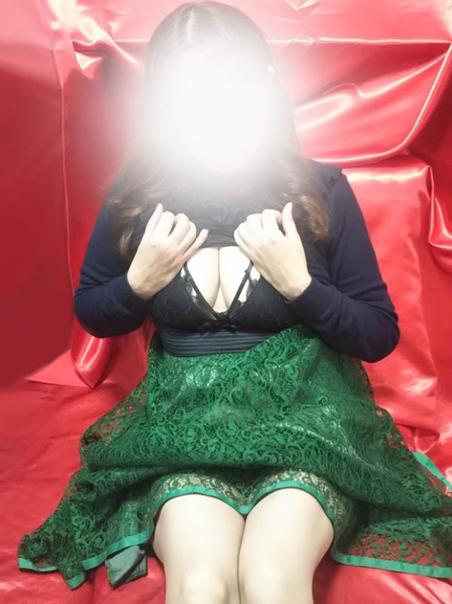 白石（変態美熟女お貸しします。）