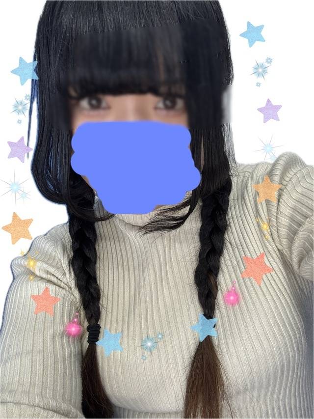 今日は三つ編みで👧