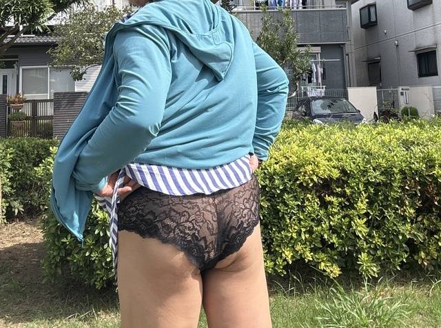 透け透け下着が増えています。