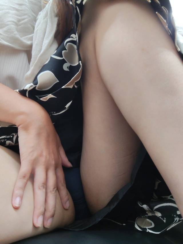 下着は青系