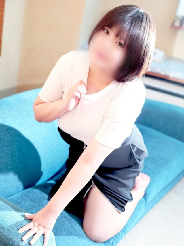 なこ（美人妻御奉仕倶楽部Hip's 松戸店）
