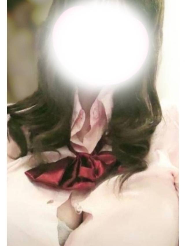 制服のボタンしまらなかった🥺←わざと