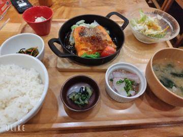 定食テンション上がります⤴︎⤴︎