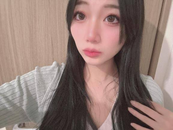 飯島なゆか（断りきれない美人マッサージ嬢たち）