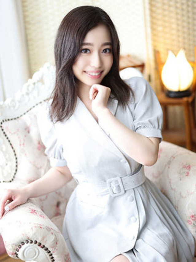 津川さち（断りきれない美人マッサージ嬢たち）