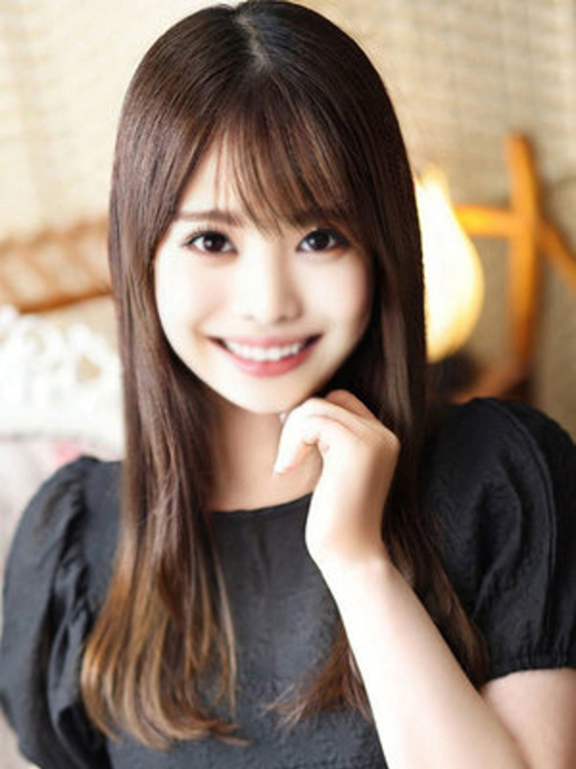 川村すず（断りきれない美人マッサージ嬢たち）