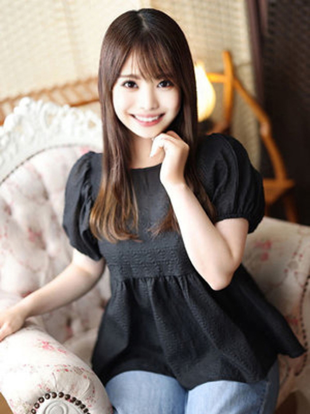 川村すず（断りきれない美人マッサージ嬢たち）