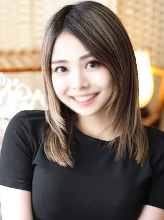 白石みあ（断りきれない美人マッサージ嬢たち）