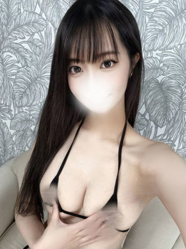 立石みか（断りきれない美人マッサージ嬢たち）