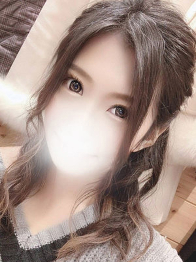 高田ひなの（断りきれない美人マッサージ嬢たち）