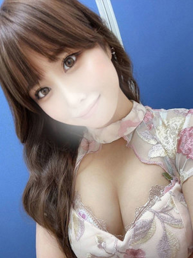 星崎めぐる（断りきれない美人マッサージ嬢たち）