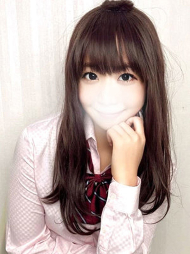 秋山ななみ（断りきれない美人マッサージ嬢たち）