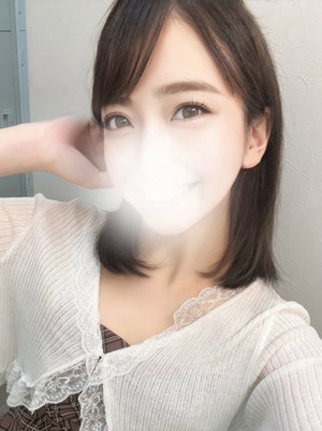 新垣えれな（断りきれない美人マッサージ嬢たち）