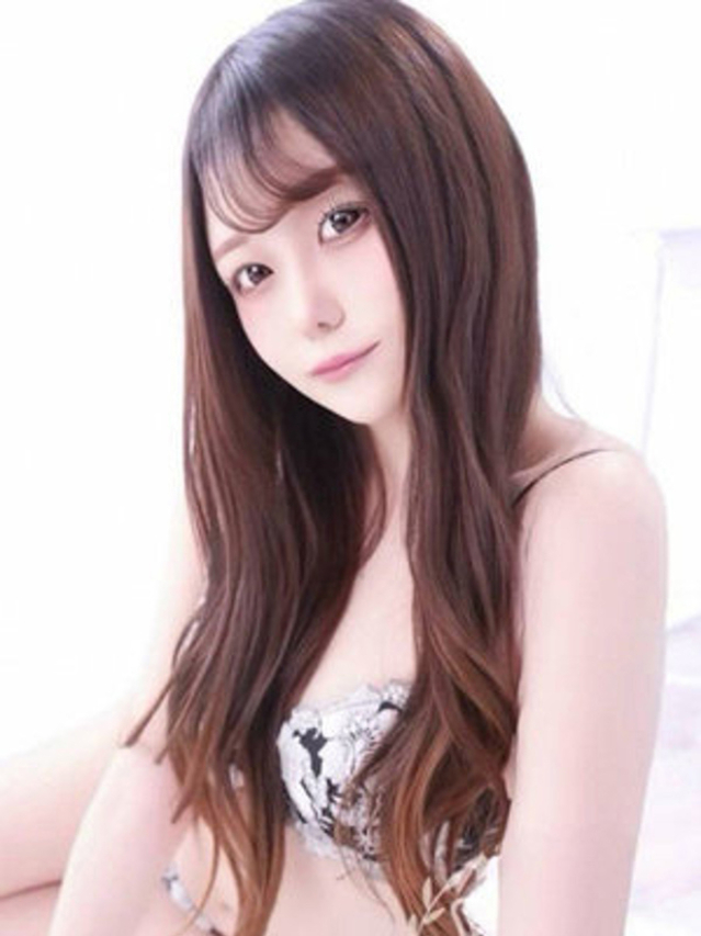 内海れいな(断りきれない美人マッサージ嬢たち)