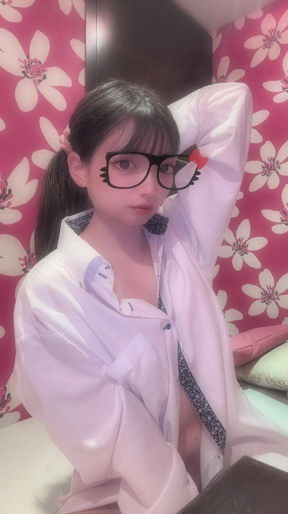 え、コスプレ頼まないの…?