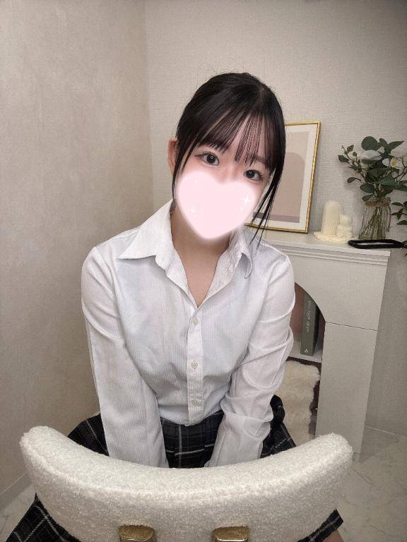 机の下…見ちゃダメだよ？😳📚💘