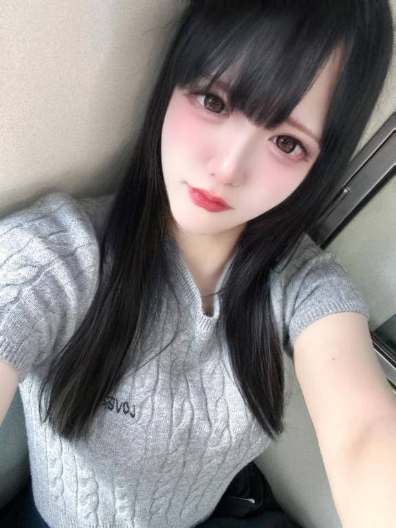 |ω•˘ )チラッ