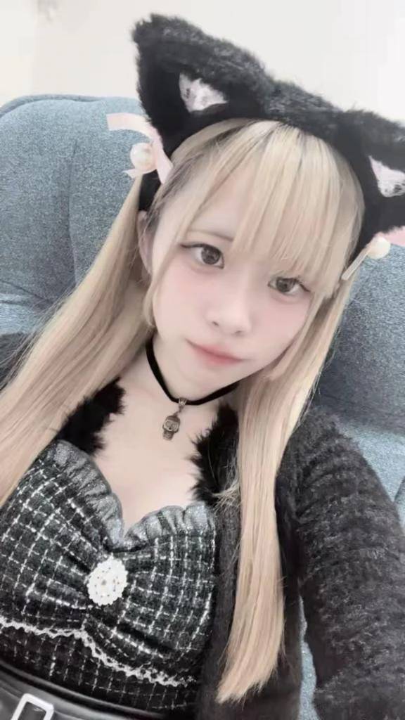 ご奉仕にゃん💜🐈⬛️🫧