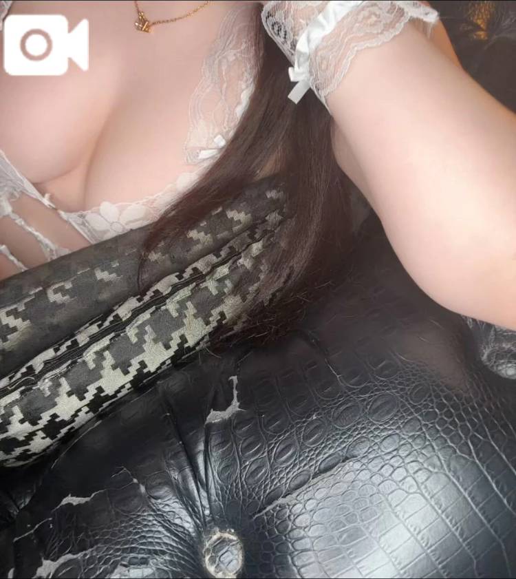 プルんっ♡