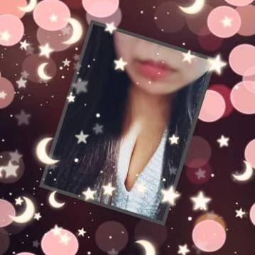 おま◯こに指出し挿れしちゃってる