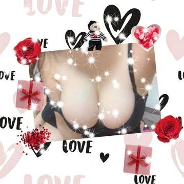 パンツのうえからクリ弄っちゃってるよ