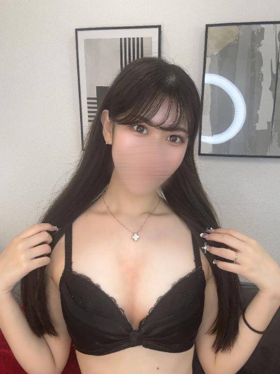 服の上から🤭💓