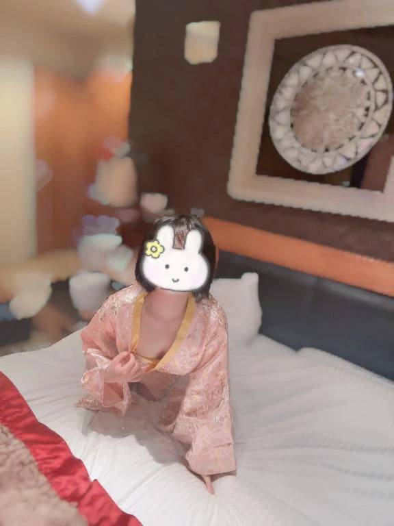 谷間見せるの失敗したみこみこ👧🏻‎🥧