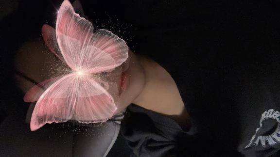 寝転がってるおでこ丸出し写真📸