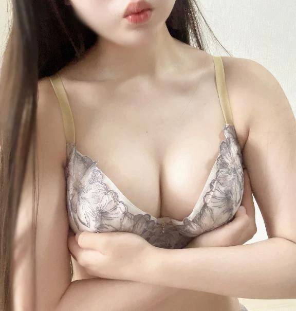 お布団の中からこんばんは🐶💤