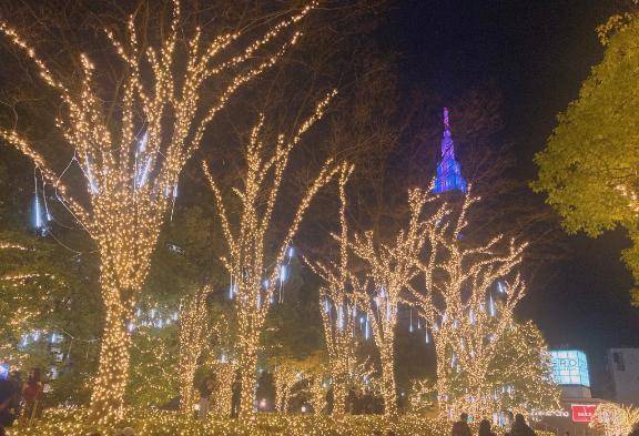 デビュー日は大晦日?