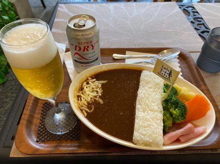 ビールとダムカレー