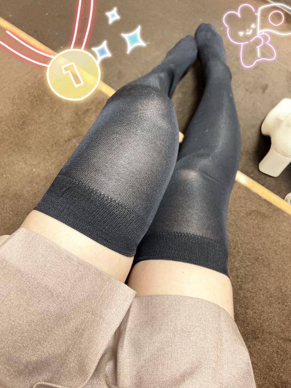 私服?ニーハイ
